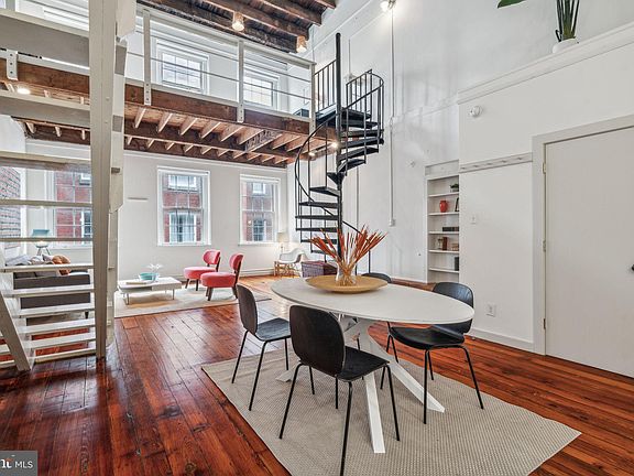 4th image of 109 Church St #6