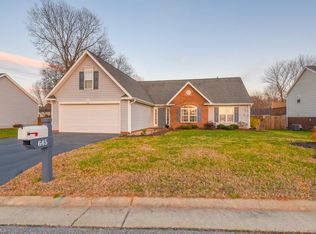 645 Wallridge Dr, Winston Salem, NC 27106