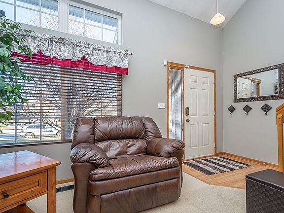 5th image of 150 SE Dogwood Ln