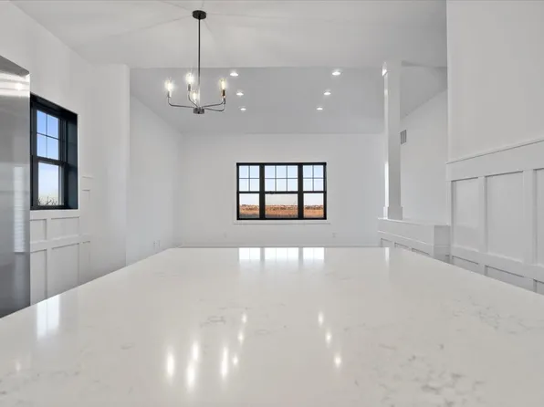 1627 Duncannon Dr, Normal, IL 61761