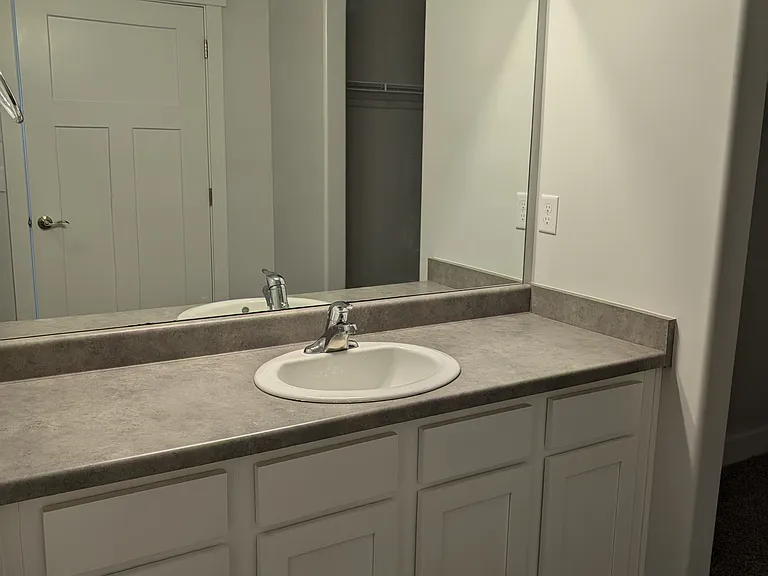 745 N 380 W #D101 — Photo 12