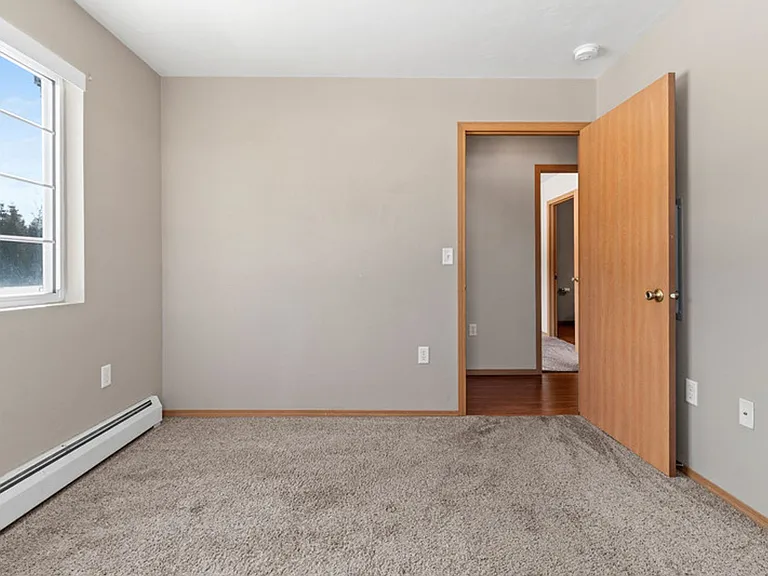 Charlotte Court Apartments — Photo 27