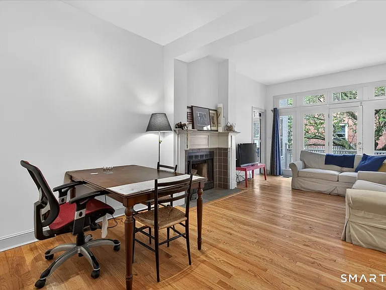541 Chapel St #B — Photo 3