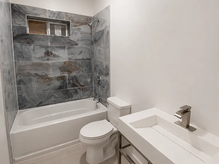 En suite private bathroom.