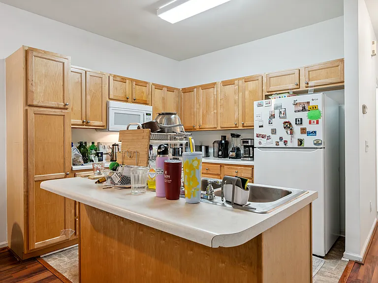 42 Signet Dr — Photo 4