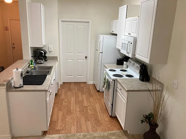 6004 Hemingway Cir #6004 — Photo 8