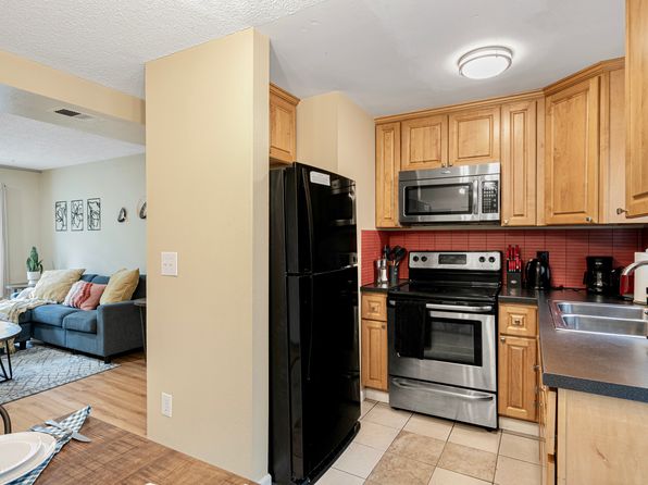 12033 Des Moines Memorial Dr S #2