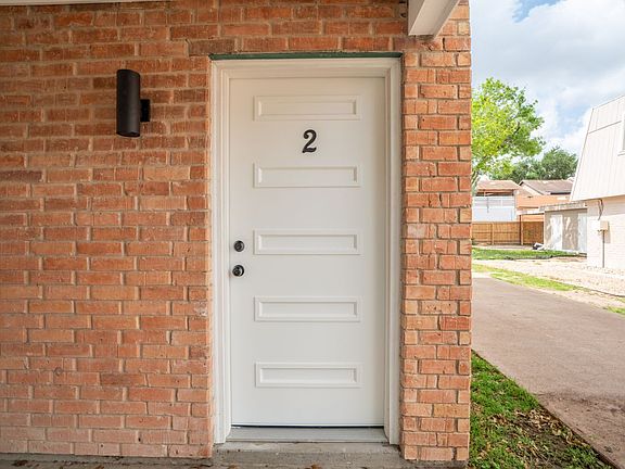 3rd image of 1107 Shasta Ave APT 2
