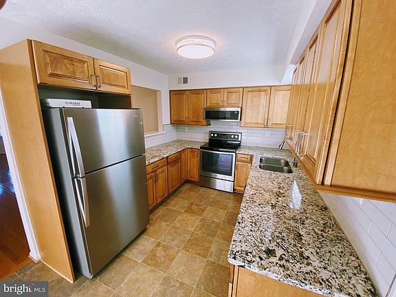 4th image of 10713 Campus Way S