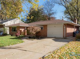210 Cedar Ln, Waterville, OH 43566