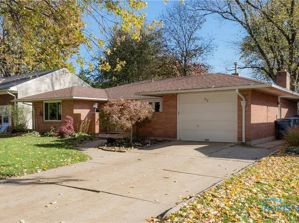 210 Cedar Ln, Waterville, OH 43566