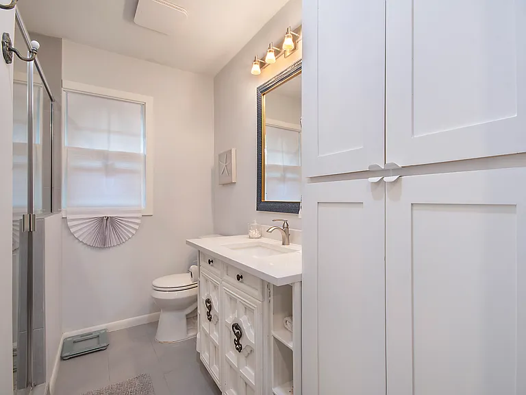 1200 Barker St — Photo 16