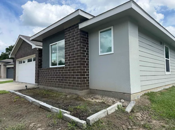345 Silver Brg, Bridge City, TX 77611