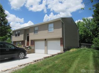 226 Porter Dr, Englewood, OH