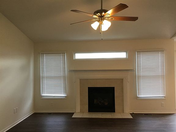 3rd image of 378 Sycamore Dr