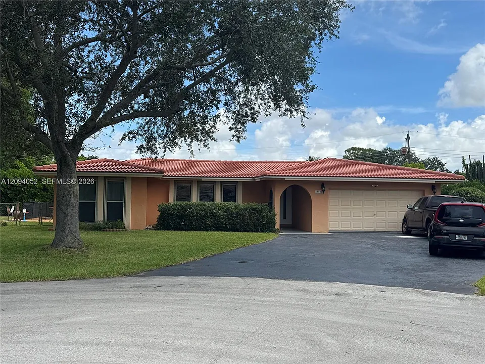 8300 NW 35th Ct