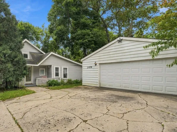 1458 Linden Ave, Highland Park, IL 60035