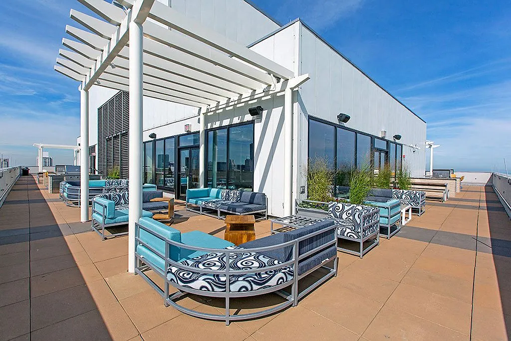 Axis Apartments and Lofts — Photo 2