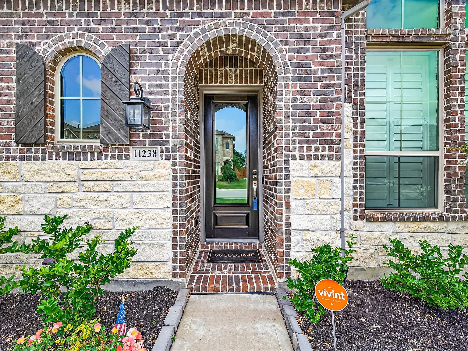 3 bed, 2.5 bath, 1810 sqft, $2,900 — Photo 3