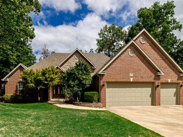 1303 NE Fairwinds Dr, Bentonville, AR 72712