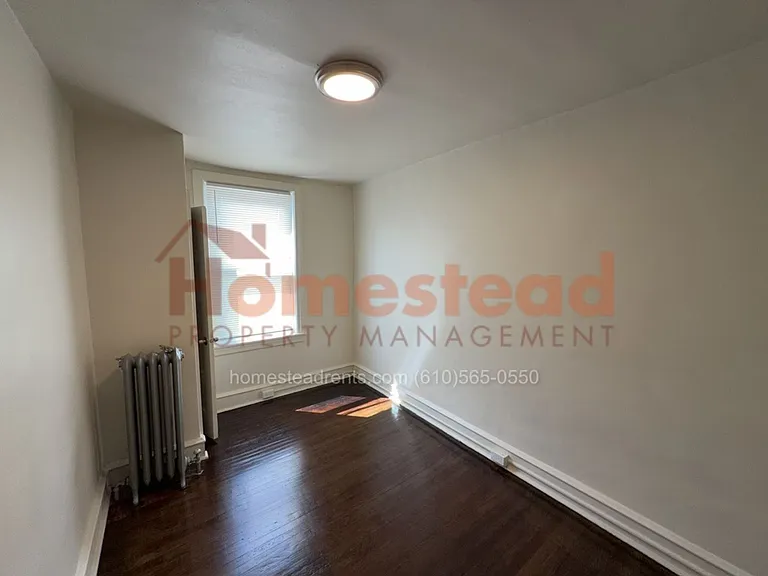 206 N 6th St — Photo 16