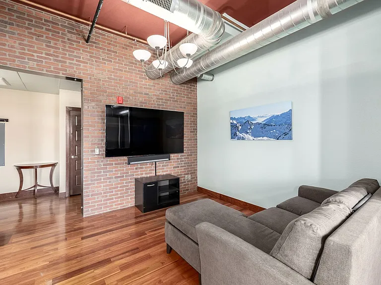 210 W Magnolia St #360 — Photo 5