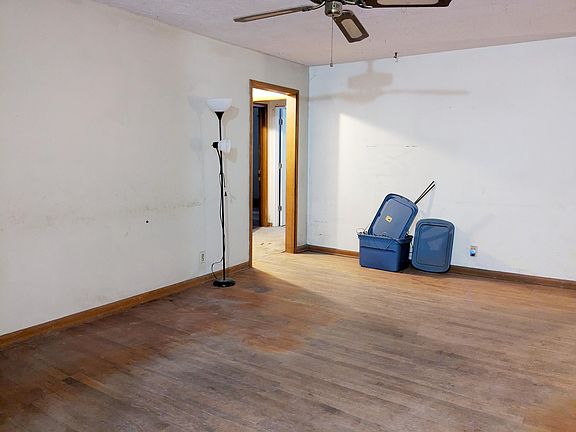 4th image of 209 S Burton Avenue