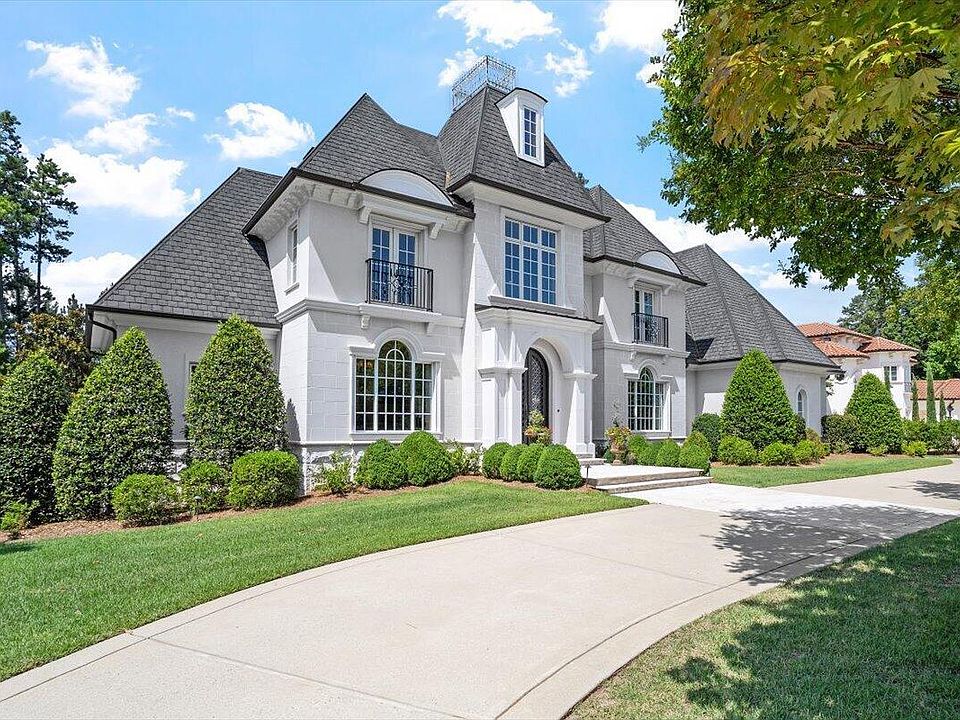 1st image of 1015 Venetian Ct