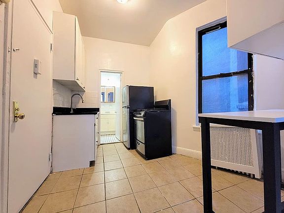 4th image of 488 E 74th St #6T
