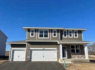 1655 Oak Creek Dr, Chaska, MN 55318