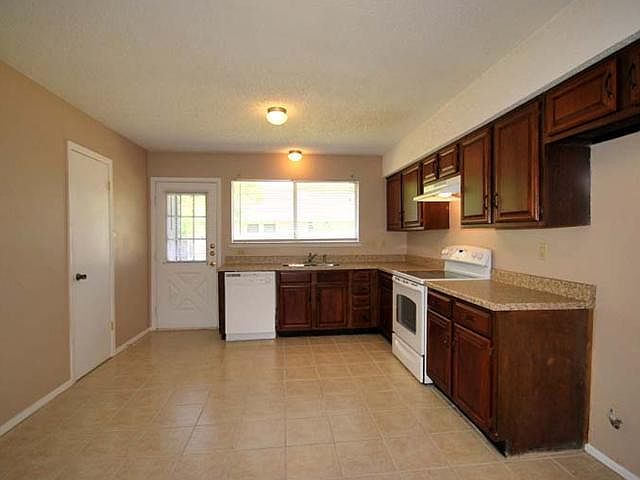 1st image of 607 Parkview Dr