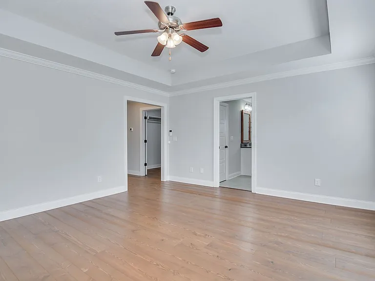 344 Colonnades Dr — Photo 34