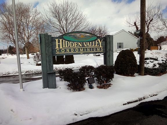 2nd image of 914 Hidden Valley Dr