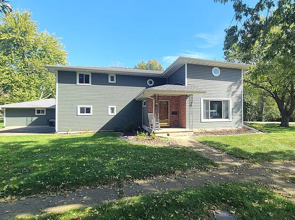 327 S Jefferson Ave, Amboy, IL 61310