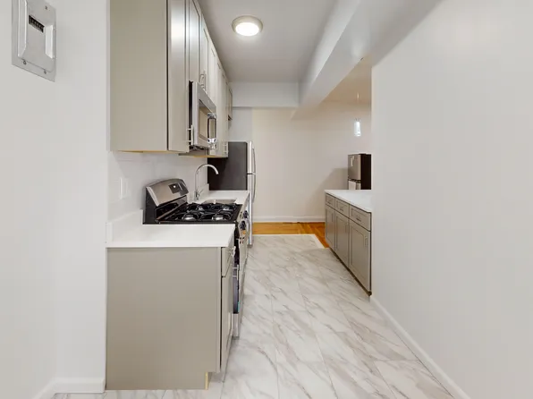 301 East 38th Street image 6 of 25