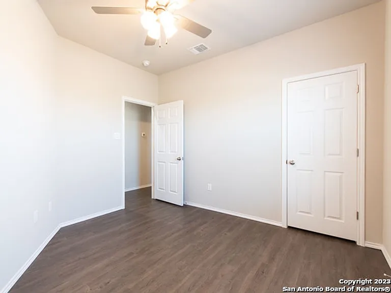 602 Grayson Ln — Photo 17