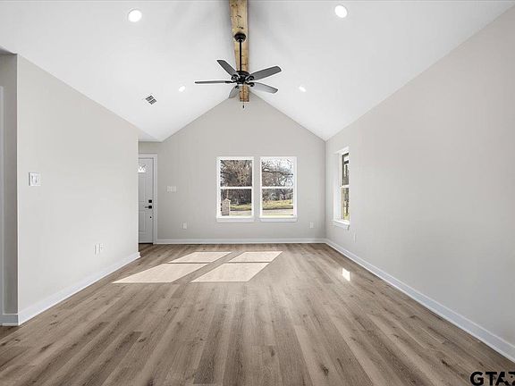 5th image of 427 W Harmony St