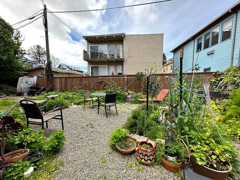 2930 Adeline St — Photo 11