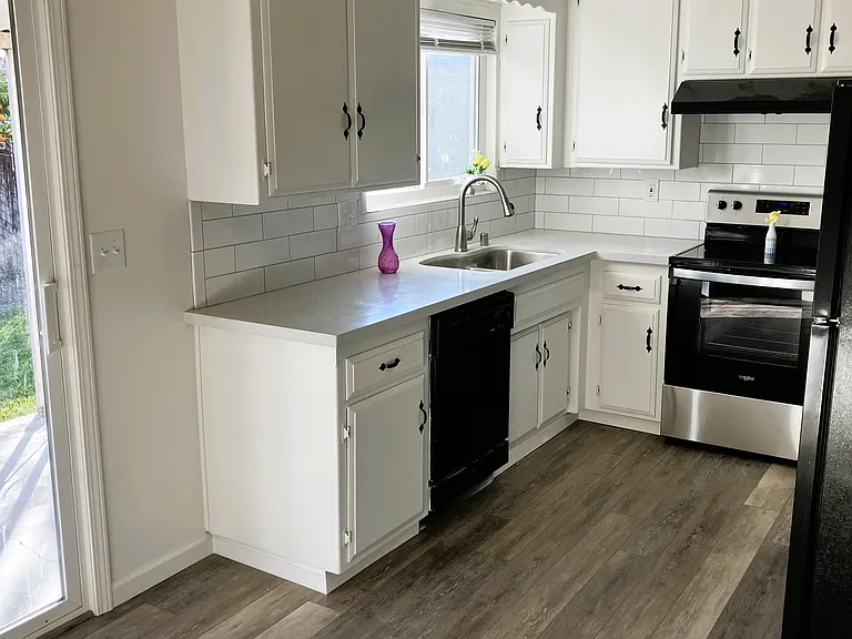 72 Plaza Way — Photo 5