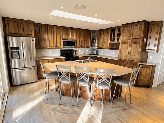 3rd image of 522 Ryerse Blvd
