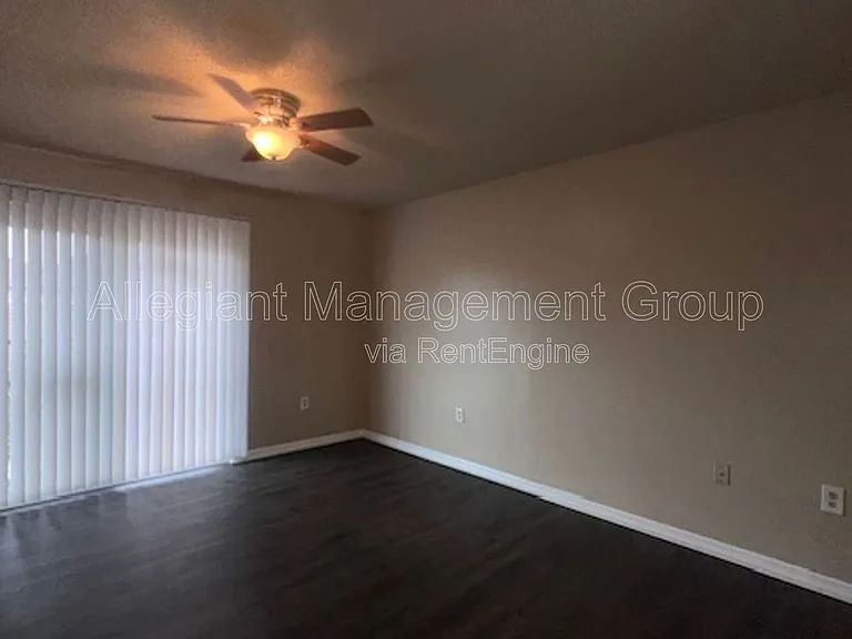 507 Hunter Cir — Photo 12
