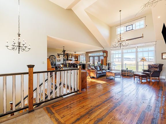 5th image of 314 Sand Hill Ln