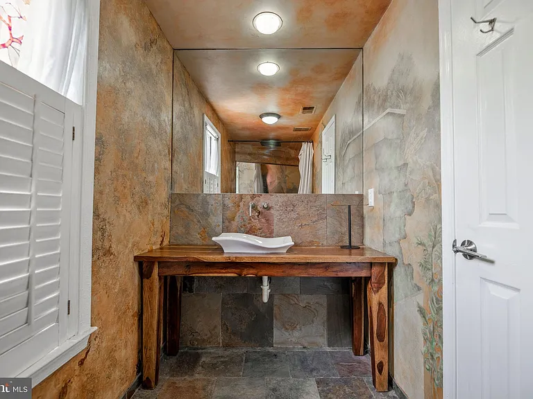 7317 Castleberg Ct — Photo 20