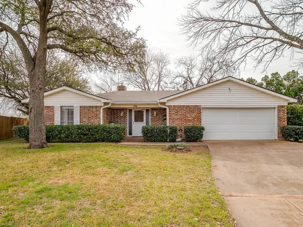 1116 Heather Ct, Benbrook, TX 76126