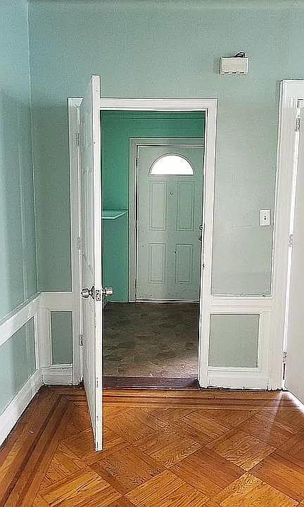 1st image of 9552 115th St Floor 1