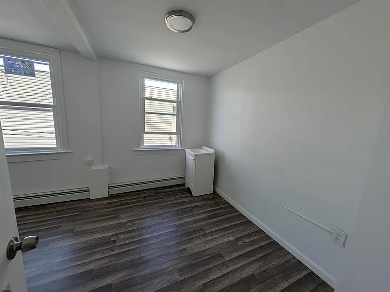 803 N Indiana Ave — Photo 17