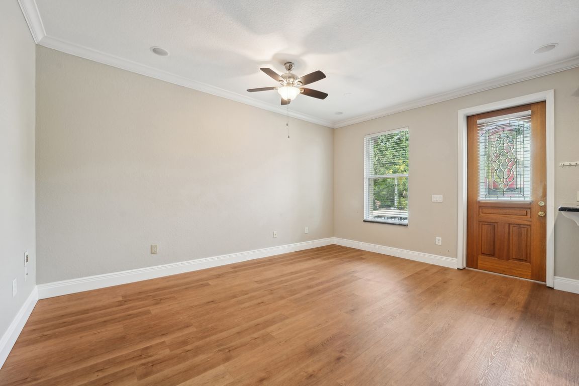 next background image