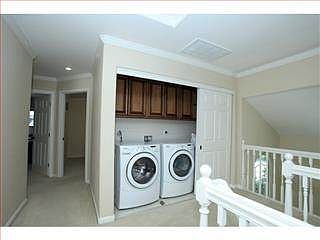 4th image of 128 Shelley Ave
