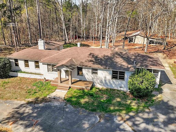 2nd image of 612 Skippers Lodge Rd