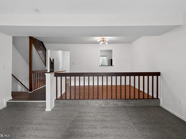 1015 Saint Michaels Dr — Photo 9